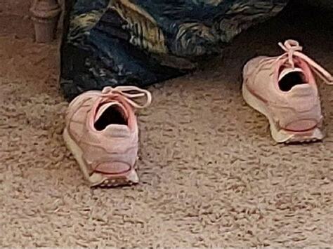 鞋子 梗圖